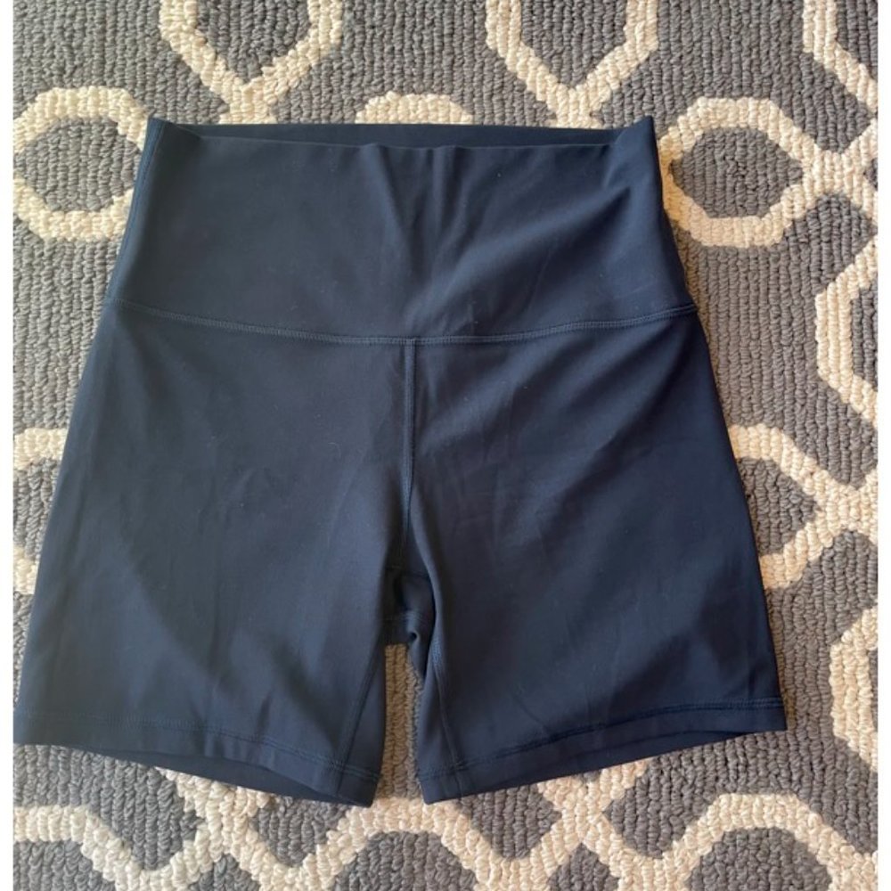 Lululemon Align High- Rise Short 6”